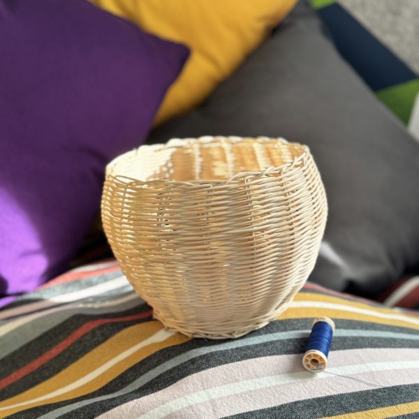 Korb aus Peddigrohr