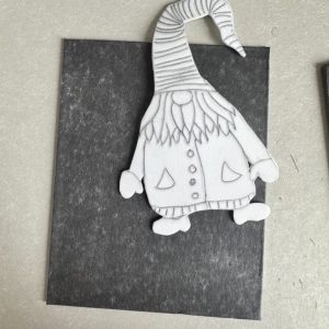 Selbstgemachte Stempel mit einem Weihnachtswichtel aus Moosgummi