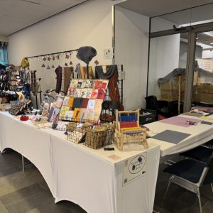 2026_03 Kunst- und Handwerkermarkt RE_8 ©StitchWeaveSmile Flyer Kunst- und Handwerkermarkt 14.+15.11.2026