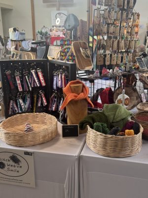 Stand StitchWeaveSmile Kunstrausch Kunsthandwerkermarkt 18.4.2026_1 ©StitchWeaveSmile Stand StitchWeaveSmile Kunstrausch Kunsthandwerkermarkt 18.4.2026