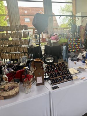 Stand StitchWeaveSmile Kunstrausch Kunsthandwerkermarkt 18.4.2026_2 ©StitchWeaveSmile Stand StitchWeaveSmile Kunstrausch Kunsthandwerkermarkt 18.4.2026